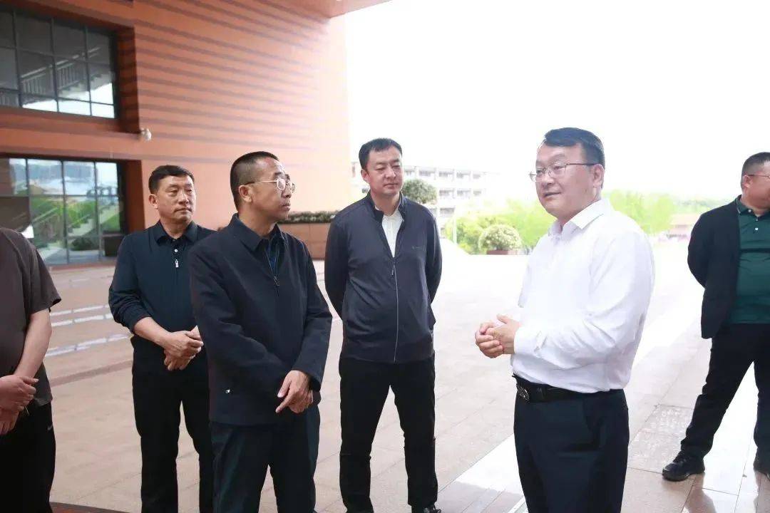相互促进 互利共赢 | 乌拉特中旗委书记崔景翔到海亮集团考察_的发展