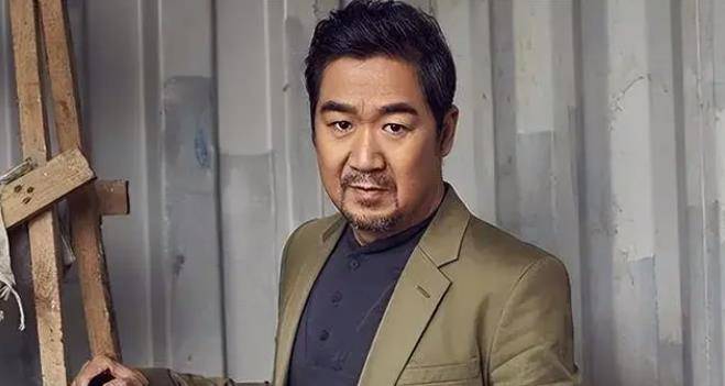 68岁的张国立再惹争议,这一次,他被扒得"底裤"都不剩了_工作_群众