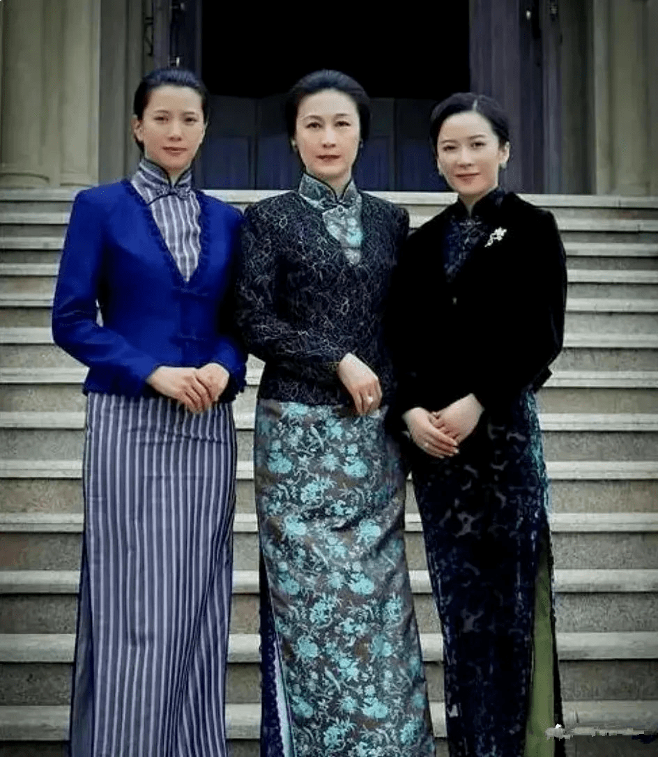 都穿旗袍,袁咏仪跟俞飞鸿仅差1岁!