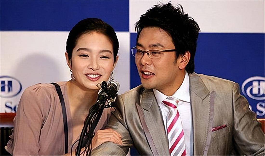 被男友伤的最惨的女明星_李敏英_李灿_手指