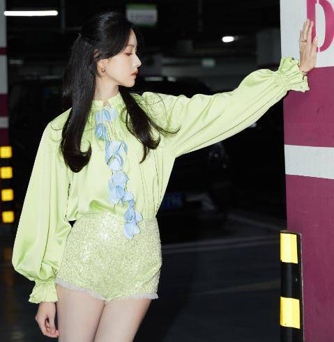 陈都灵腿好细,网友:人家就是小仙女_专业_工作_毕业