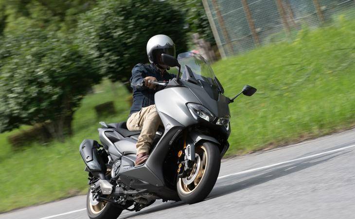 雅马哈tmax560不仅追求日常使用功能,还追求巡航性能和操控乐趣_搜狐