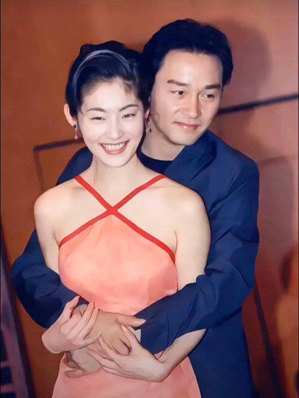 杨紫琼和张国荣的孩子常盘珍贵老照片!