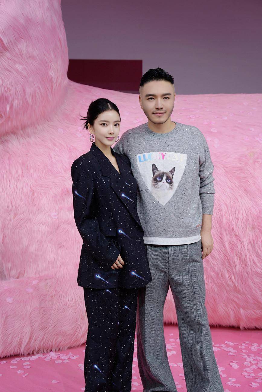 杜淳小7岁娇妻是熟悉的她!