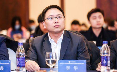 内江首富李华的人生:23岁辞职,今身家近700亿,迎娶女明星_大学_时候