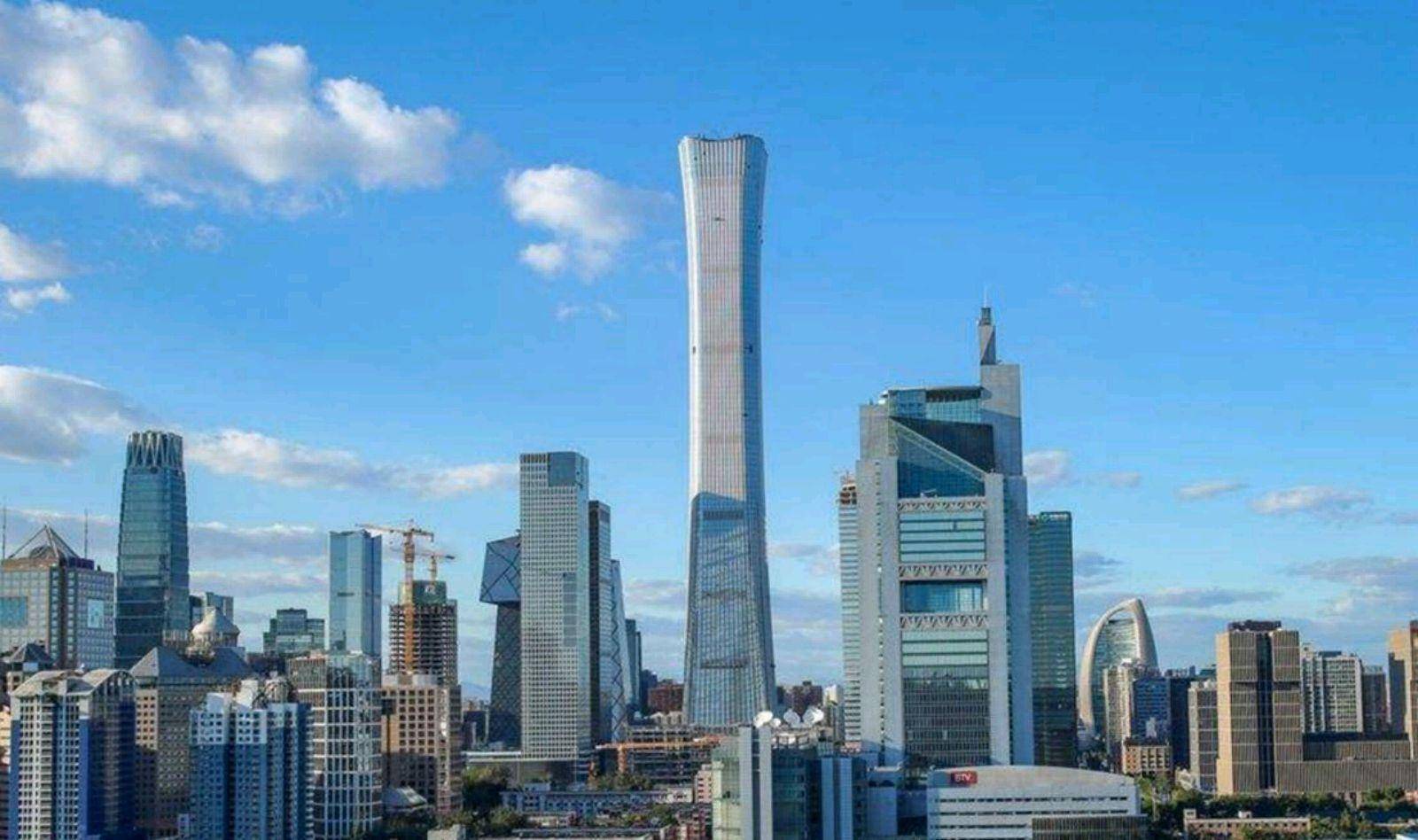 德国游客看到北京中信大厦,引发网友热议:这是中国人的杰作
