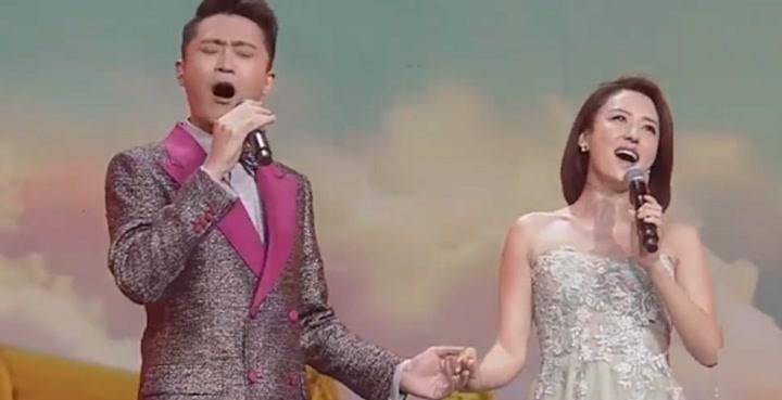 电视主持人杨帆:娶高中同学为妻,婚后生两女,一家四口其乐融融_张蕾