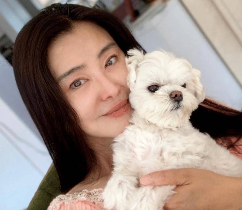 王祖贤真的老了吗?就算美人迟暮还是很有气质的_因为_时候_聂小倩