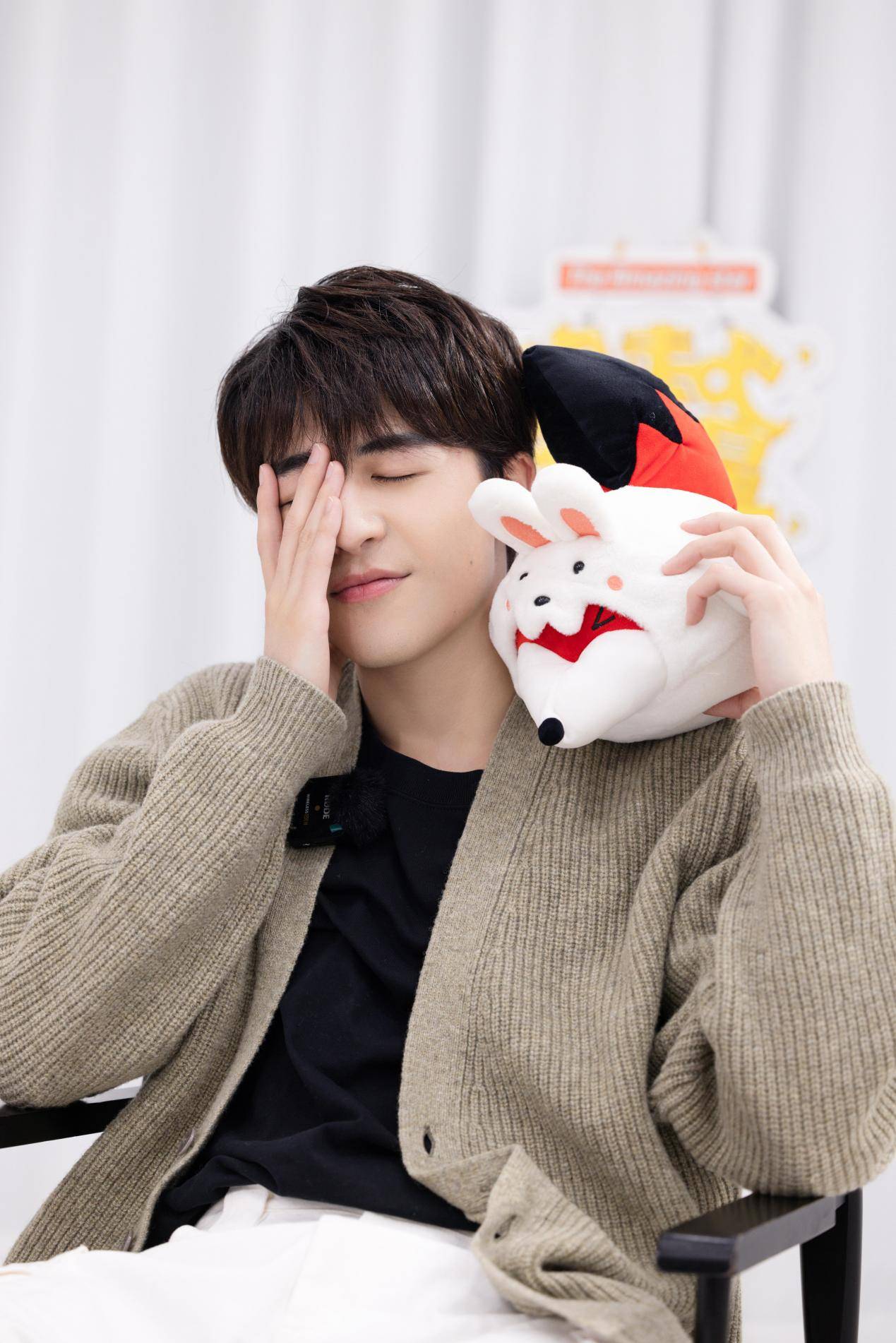 大明星|尹浩宇喊话张新成加微信 现场上演"泰式霸总"_娱乐_电影_什么