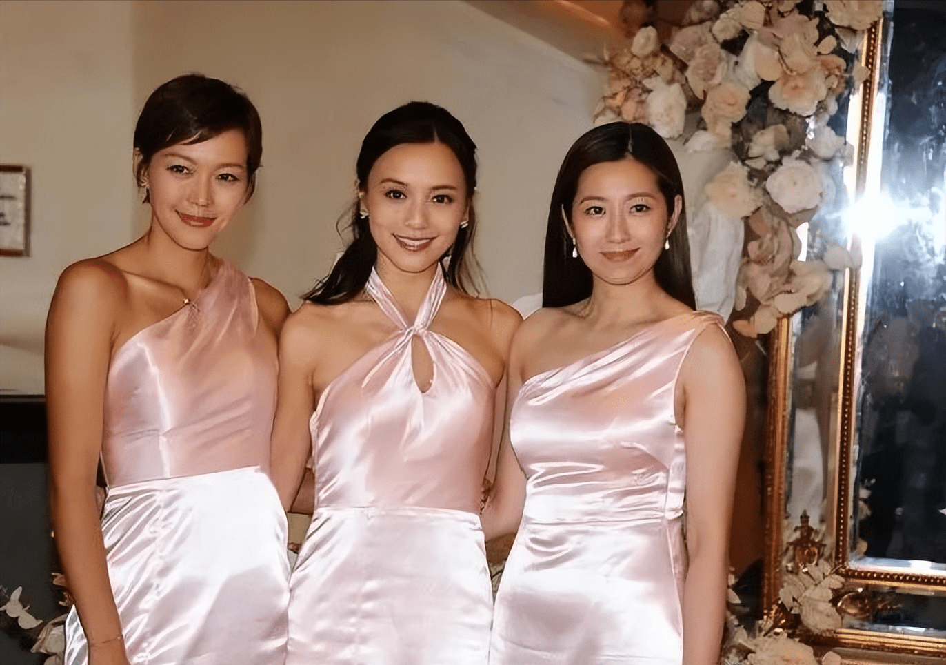 36岁陈家乐与tvb小花结连诗雅婚,婚礼现场感动哭了_太太_shiga_陈自瑶