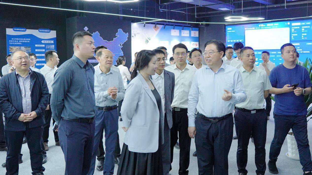 九龙坡区区委书记李春奎考察余上鸥全域数字营销产业基地_扶贫_乡村