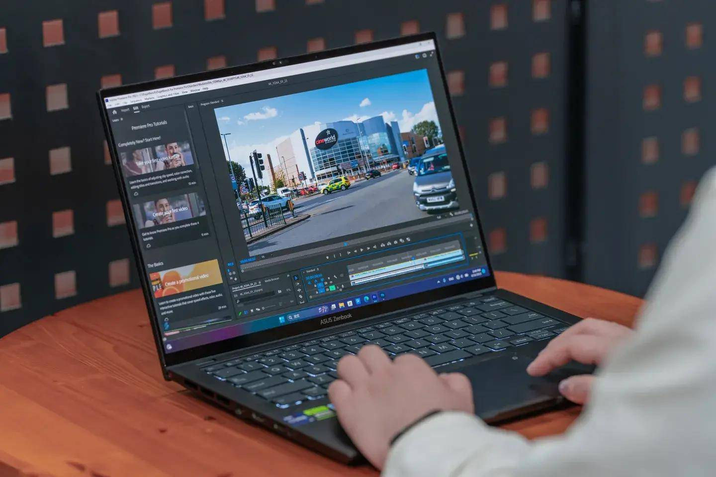 顶级 OLED 屏幕 + 虚拟旋钮的高能轻薄创作本:华硕灵耀 Pro 14 测评