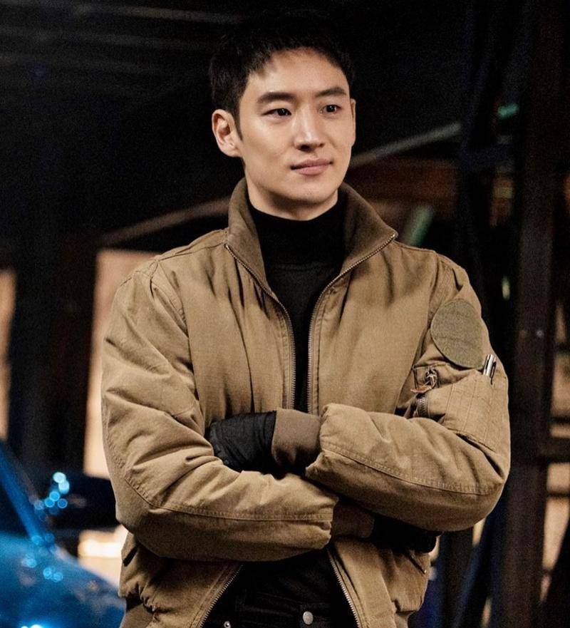 《模范出租车》这部剧很好看,李帝勋性格多变,演技很高_剧中_身材