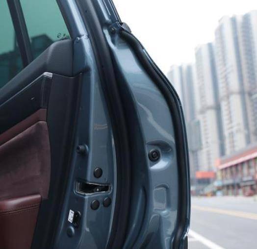 不管车子贵不贵,加一根神奇的"橡皮筋",跑高速贼安静_搜狐汽车_搜狐网