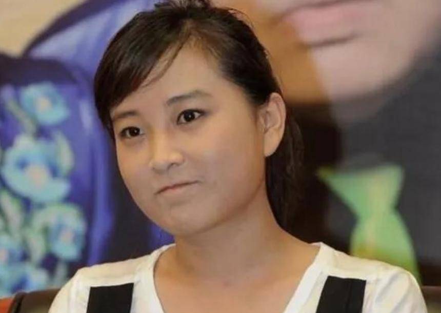 40岁的贾玲突然瘦了50斤,惊醒了很多人:娱乐圈毕竟是瘦子的天下_体重
