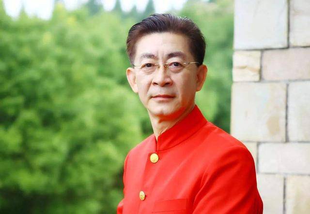 六小龄童,我国唯一一个合法拥有两个身份证的男人_西游记_杨洁_作品