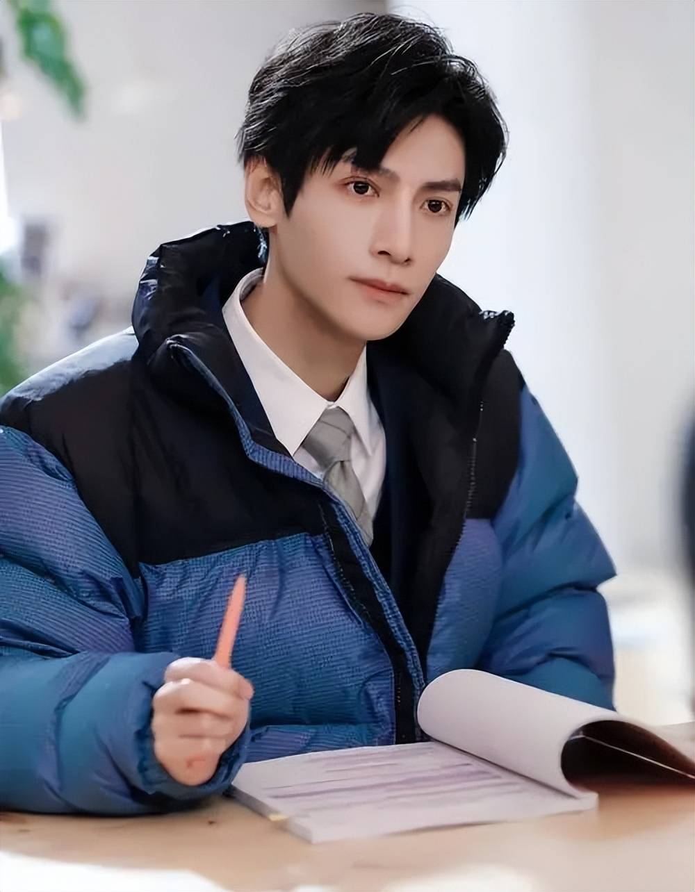 "罗云熙字体"走红,字迹工整颇有古代韵味,完美诠释字如其人_考试_明星