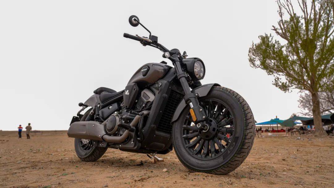 v4引擎定速巡航电子空气悬挂,奔达黑旗500上市,33800元起_搜狐汽车