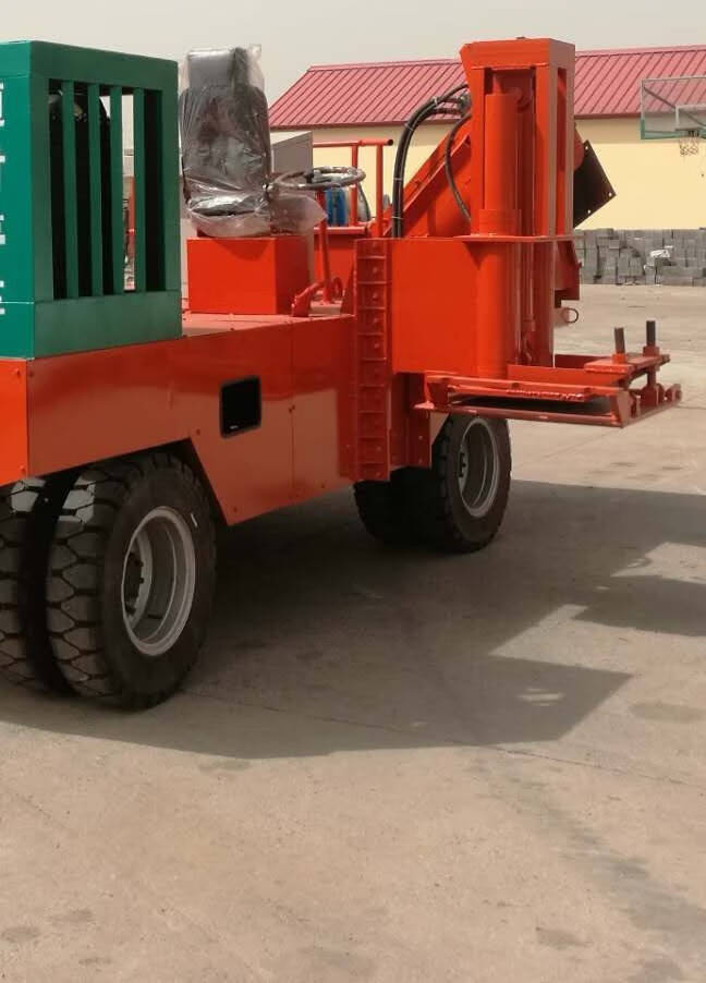 小型路肩摊铺机&自动摊铺实现路缘石建设_调配_施工_作业