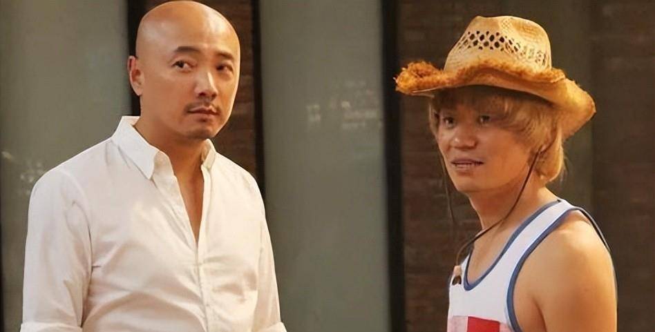 徐峥:20岁遭遇脱发危机,成名后被同行抵制,如今成百亿票房导演_黄渤