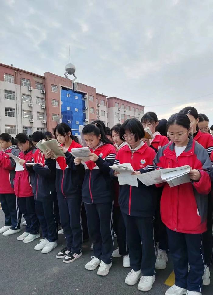 衡水市郑口中学高三年级组织开展学法指导讲座暨励志演讲活动