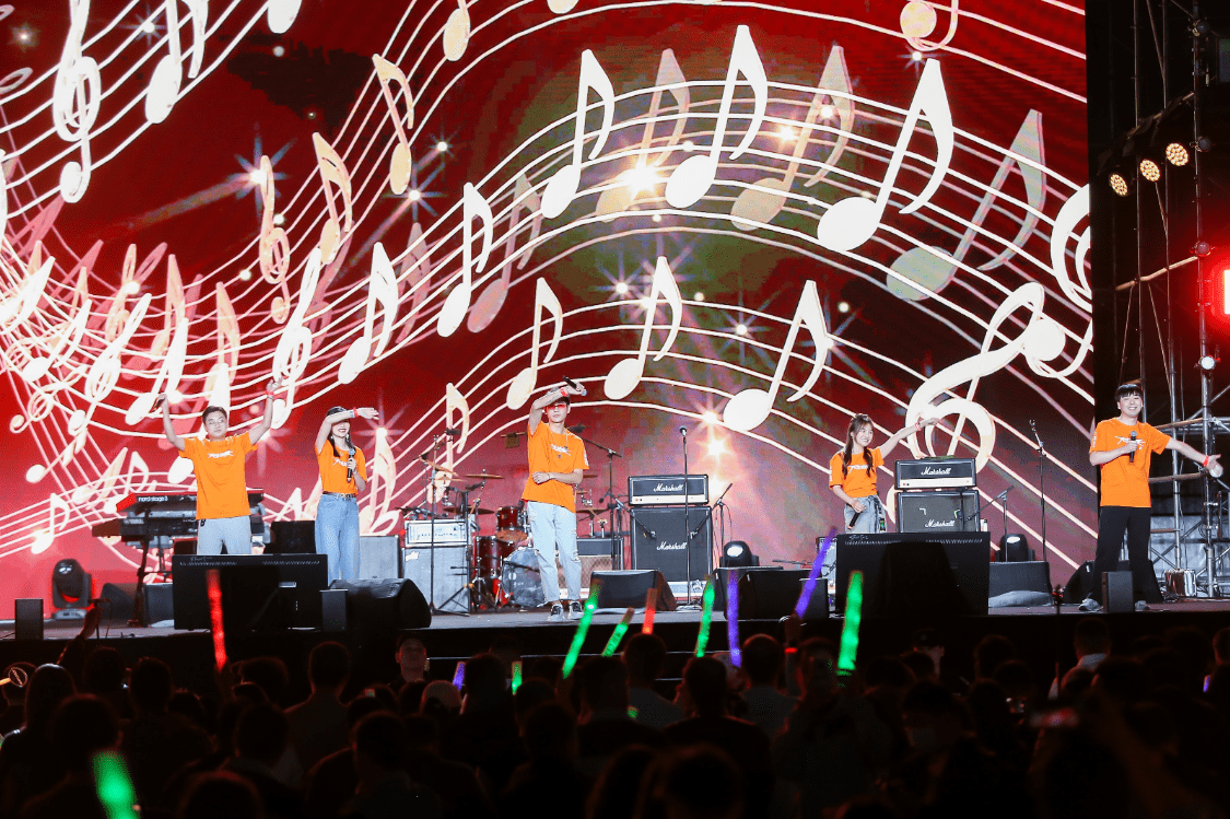 当晚,我们的音乐节第三季正式启幕.