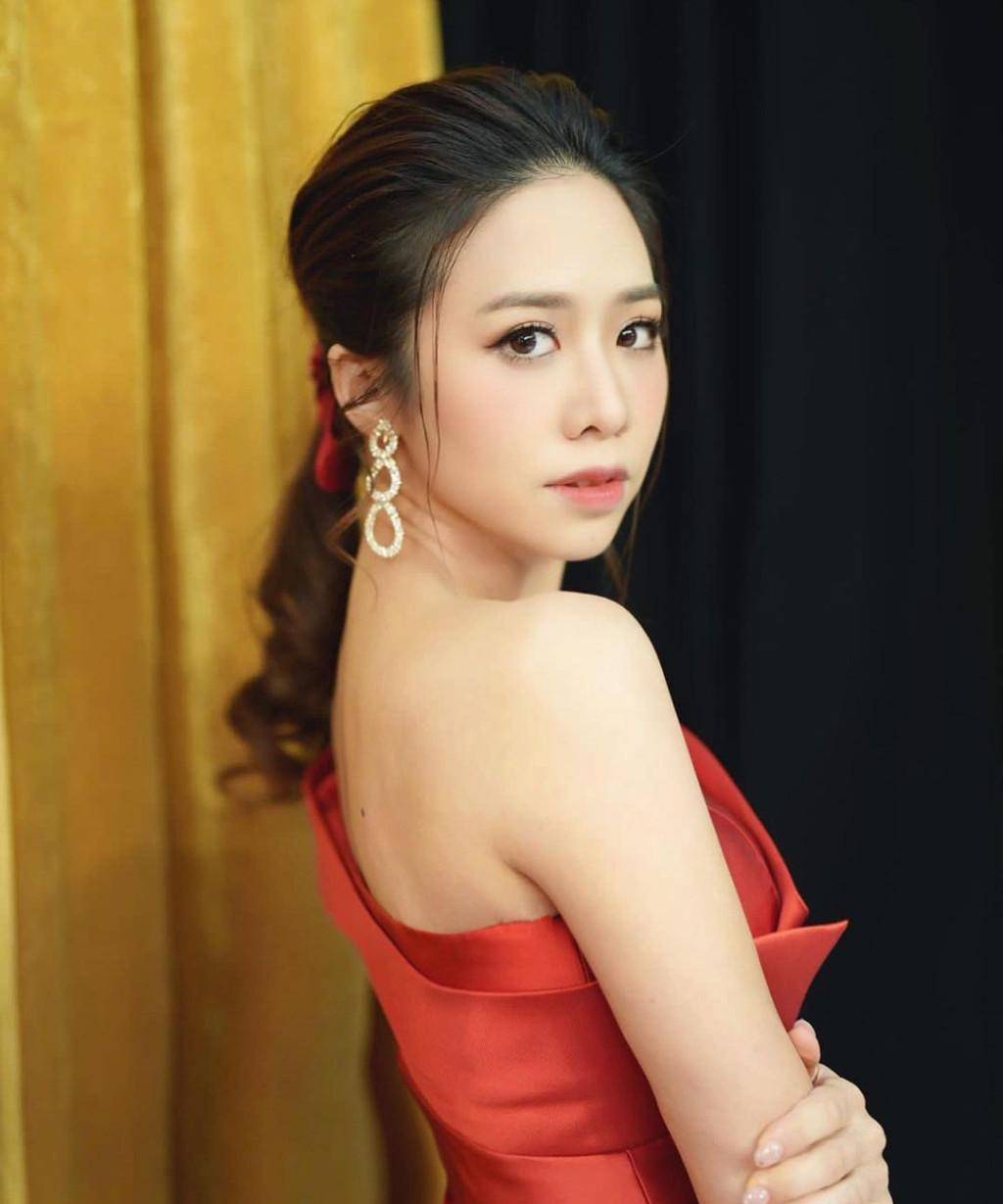 tvb隐形港姐新剧打酱油,身为维他奶后人备受冷落,演技烂遭恶评_邵珮诗