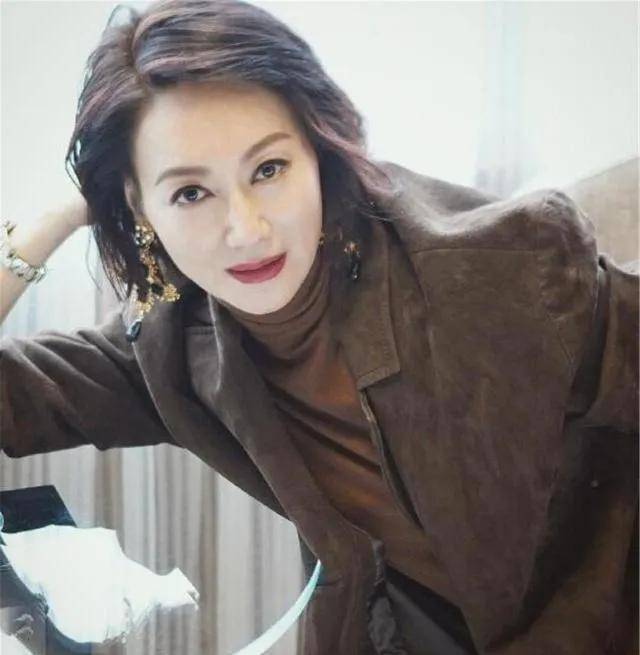 优雅有气质的老戏骨惠英红_合作_在线_演技