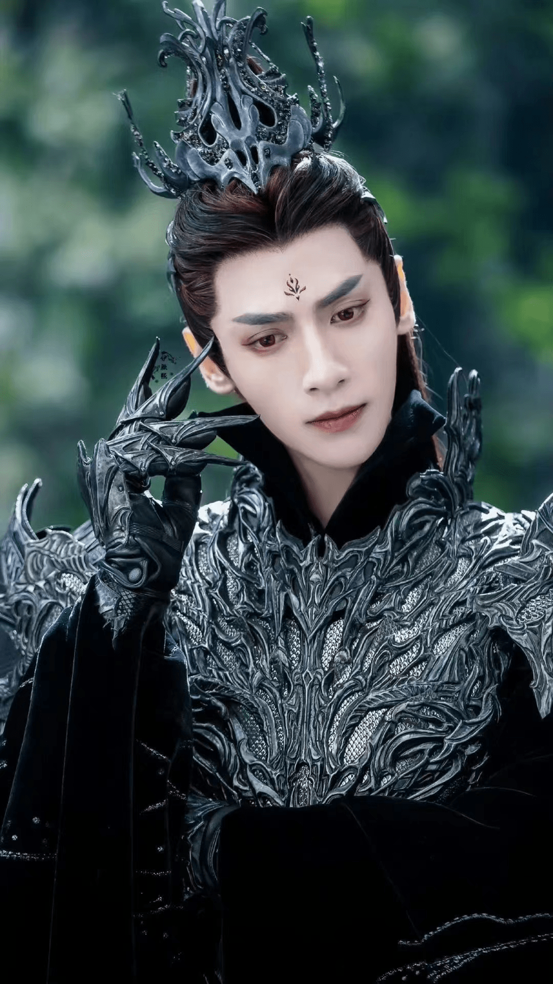 同样是魔尊,把罗云熙王鹤棣成毅这几个放在一起,差距一目了然_魔神_剧