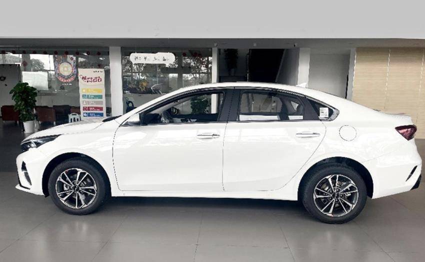 2023款起亚k3实拍,化身"小号k5",比轩逸还漂亮,或8万起_搜狐汽车_搜狐