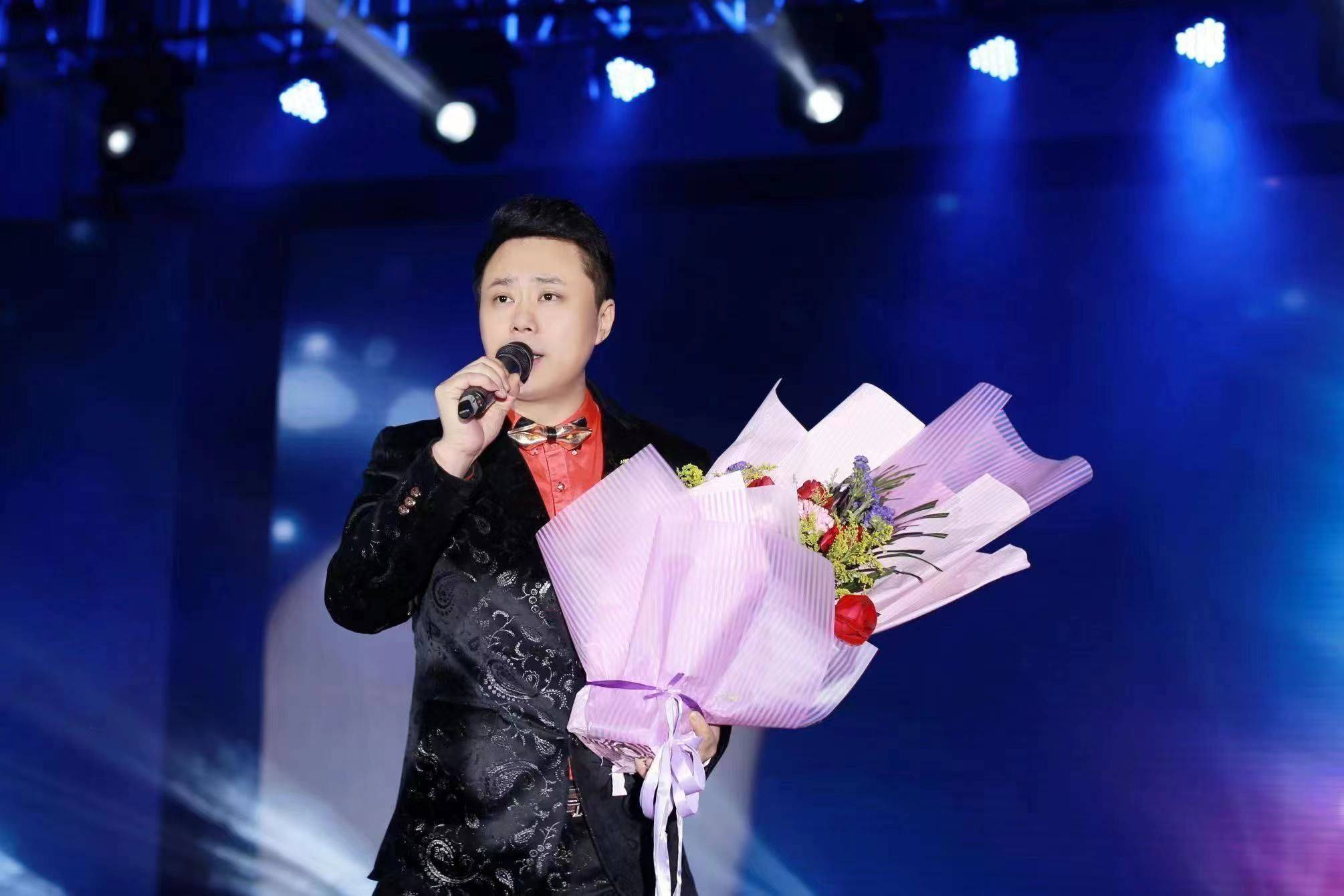 歌手高安入驻华人头条,海外华人可以听《红尘情歌》《花桥流水》
