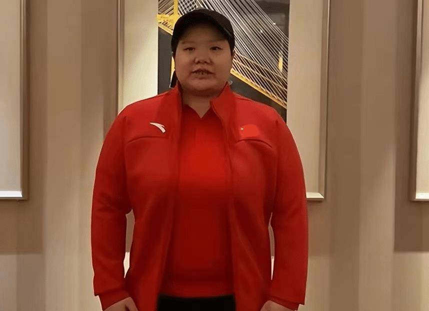 "体操女皇"程菲久违亮相!