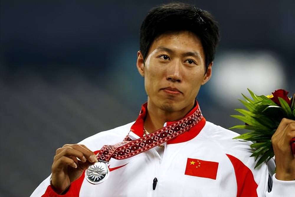 目前男子400米栏全国纪录为49秒03,该纪录是孟岩在2006年亚洲田径大奖