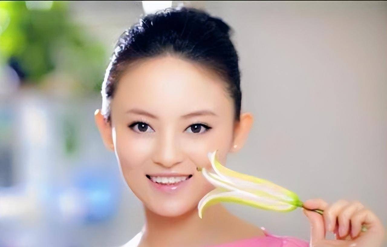 她是巩俐替身,她是陈红侄女,长相平平却屡演大片_陈旭_白红梅_角色