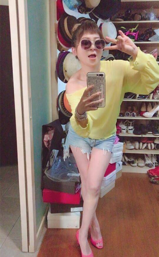 一转眼二十多年过去,90后都要成家立业了,王彩桦还是这么年轻这么充满