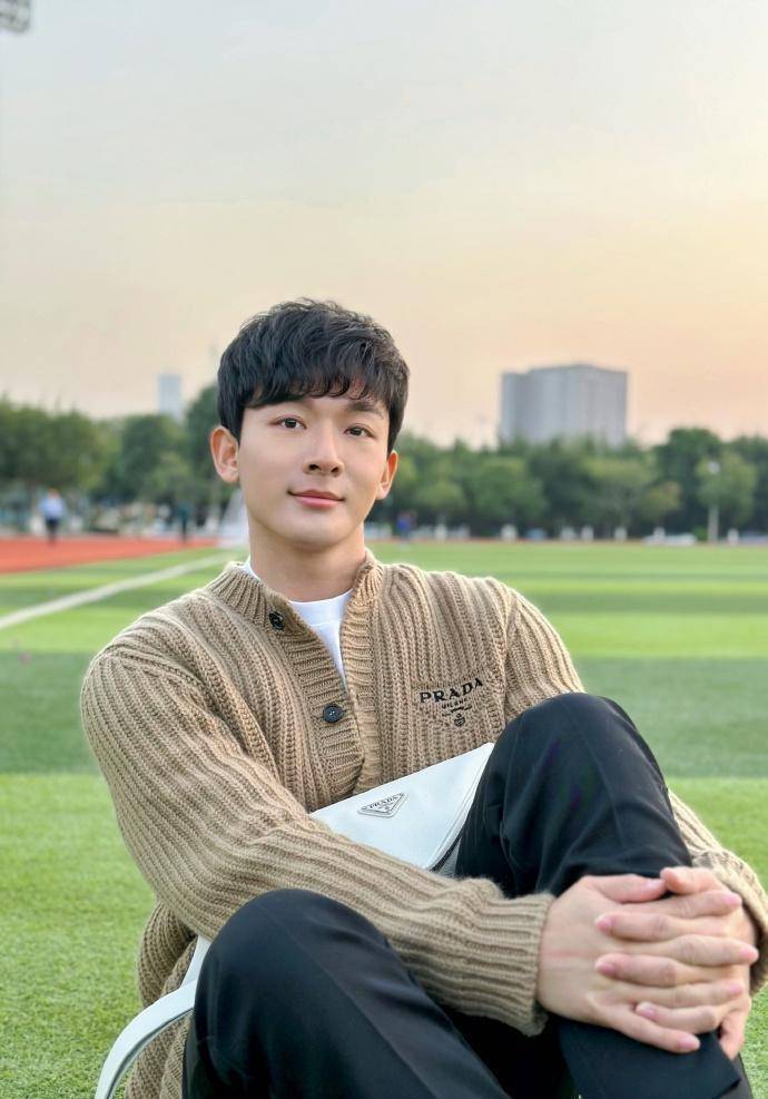 丁禹兮竟入榜!网友毒舌评选4大普男,邓为引发两极评论_李宏毅_张晚_长