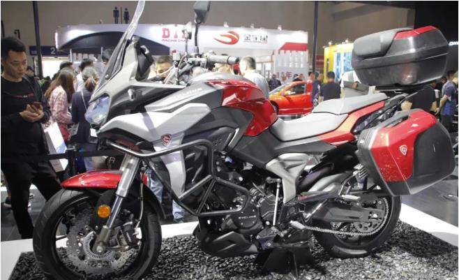 宗申全新中量级拉力,双缸水冷8气门引擎,极速180km