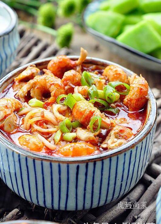 一碗沙茶面,盖满小龙虾,满满红油,鲜香的吃到过瘾还不用剥壳_闽南_小