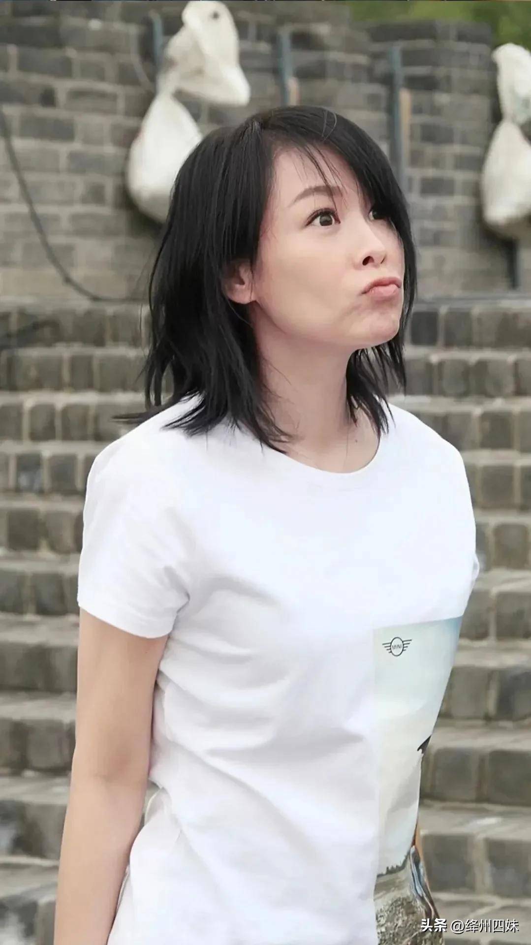 没想到我们曾经的奶茶妺妹刘若英也会翻车:中年发福了!