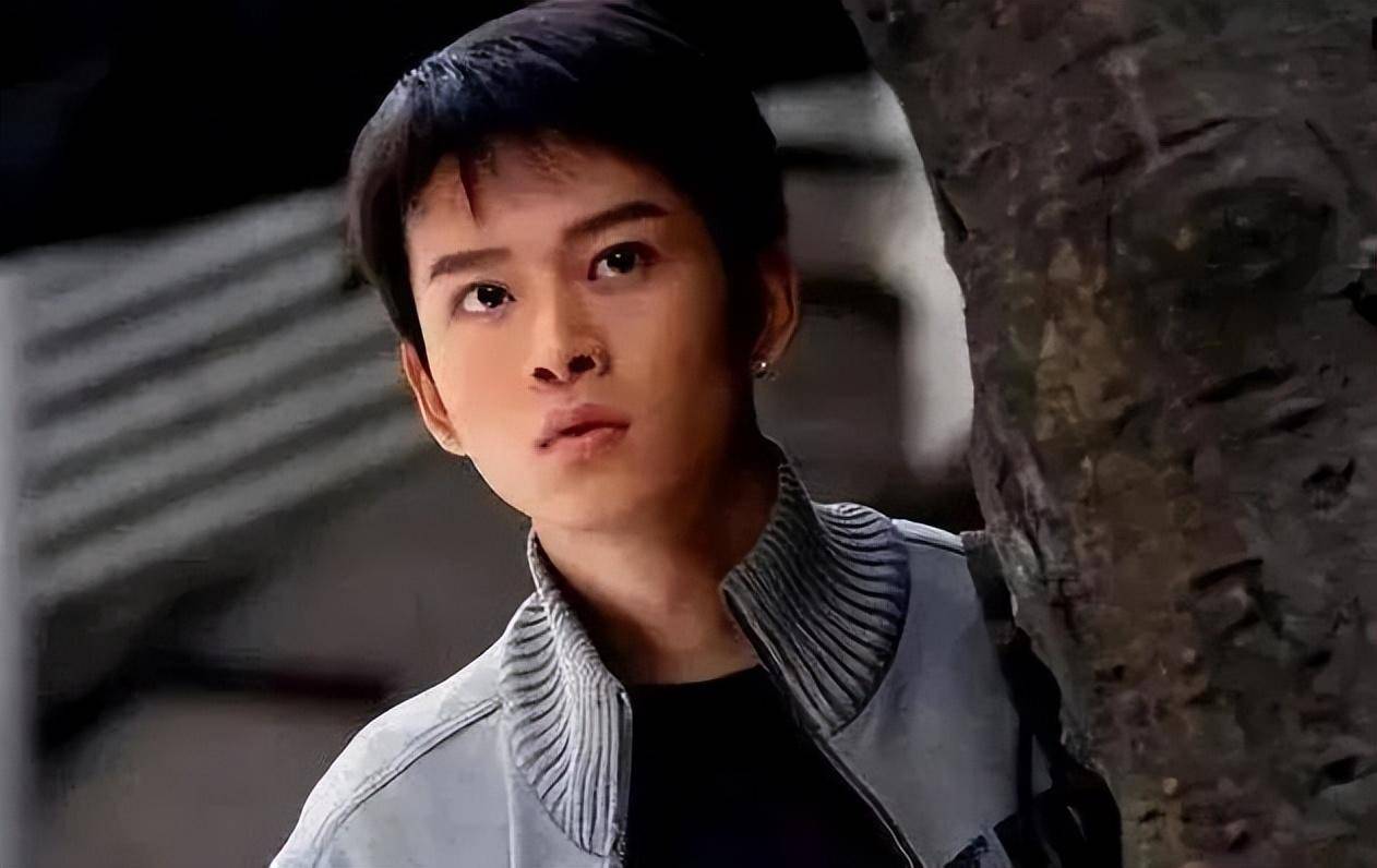 黄宥明与海岩的合作,始于一部戏剧的拍摄.