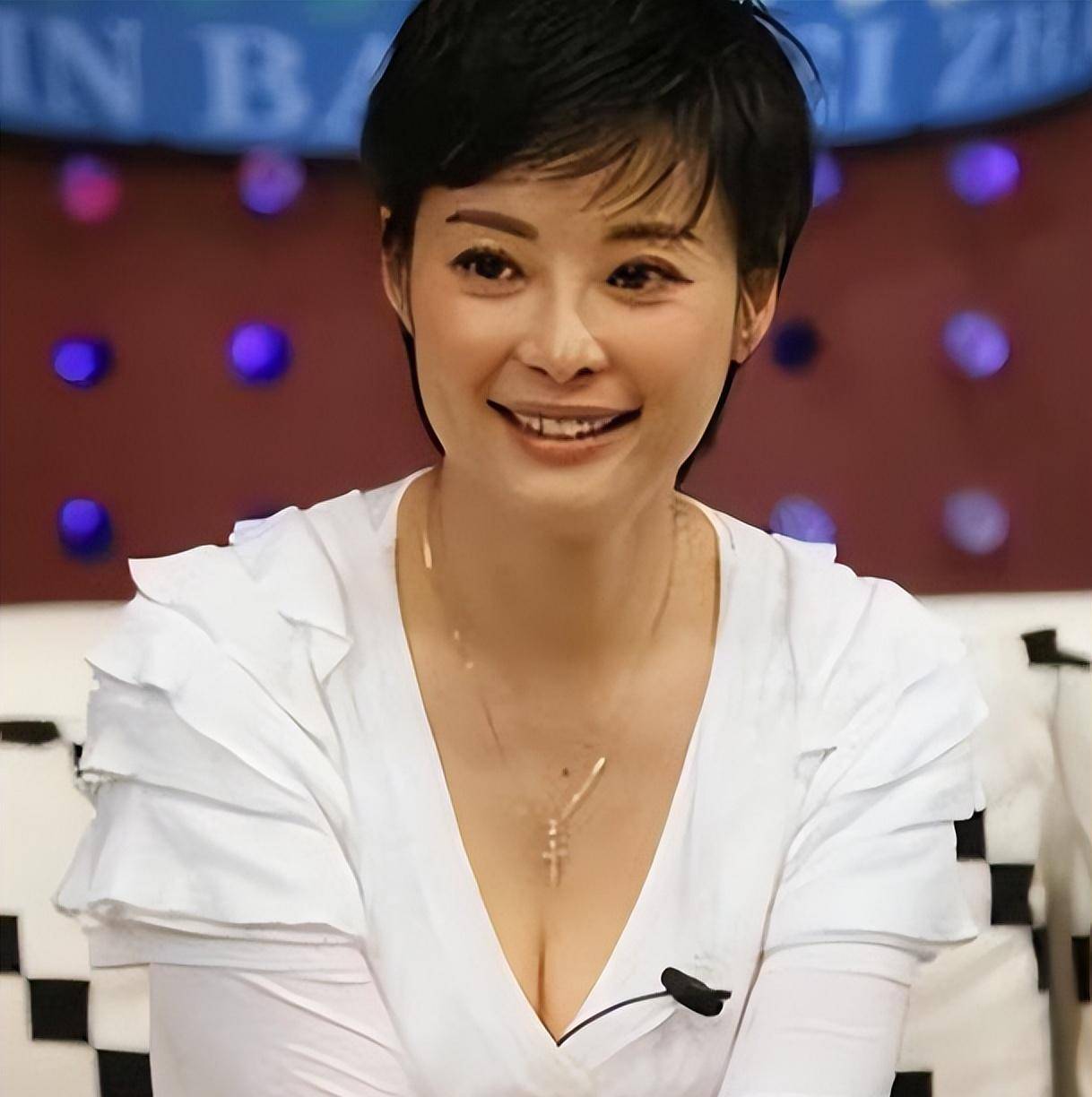 51岁的袁立,已经活成了一个"笑话"_徐威_对方_事业