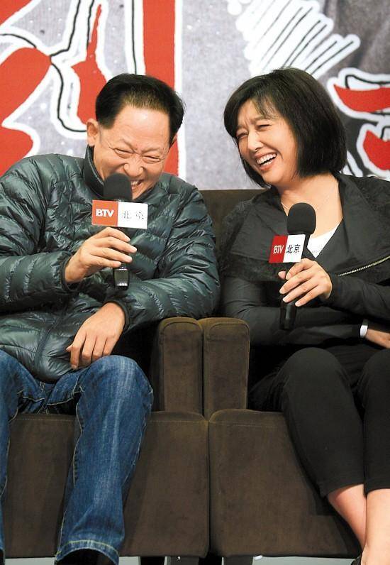 王志文江珊同框引争议!