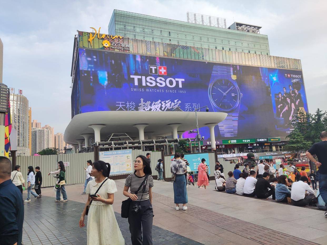 重庆著名商圈的不夜城,曾经是年轻人的天堂,为何如今大门紧闭_金源