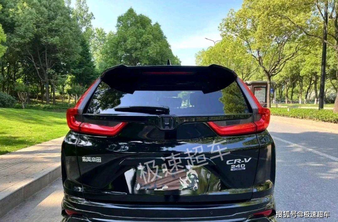总之,本田crv"黑骑士"版本是一款精心打造的优秀高端suv,不仅以时尚的