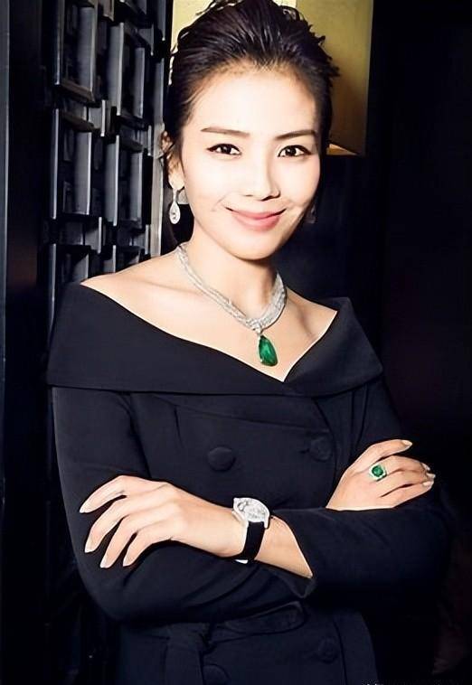 刘涛44岁再换脸?像韩国某女星?老公都认不出了_生活_小姑娘_鹅蛋脸