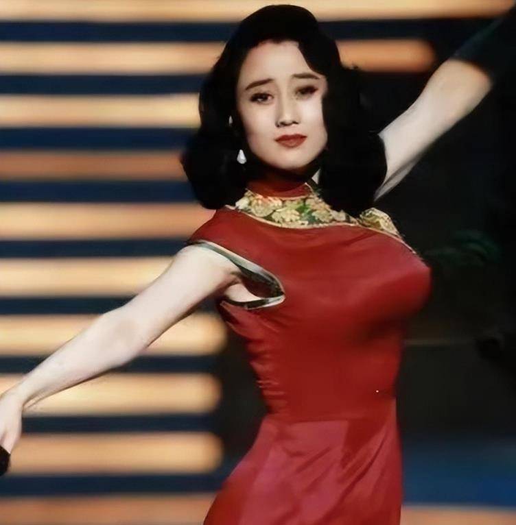 年轻时有多美,看她和女星的合照就知道答案了_李连杰_美人_身材