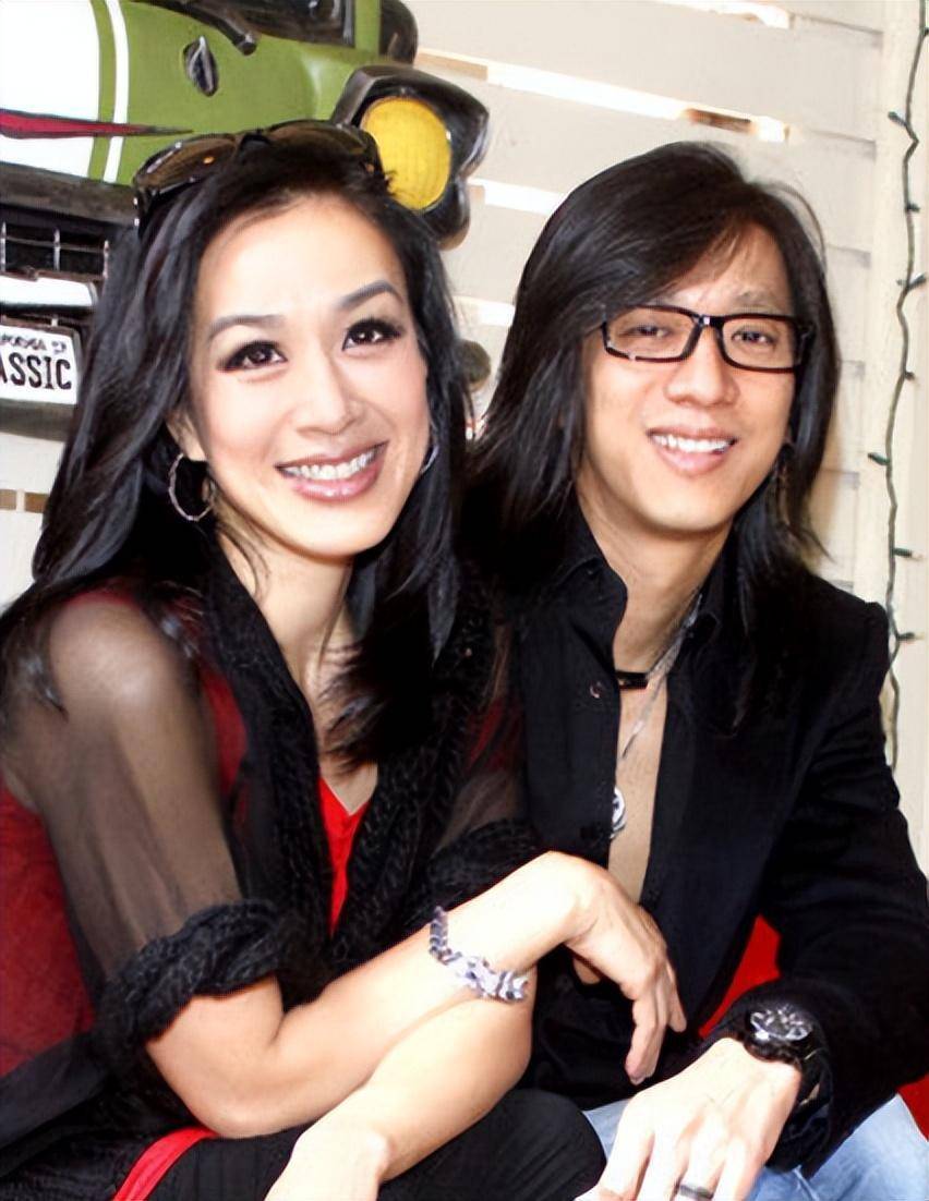 曝52岁钟丽缇已分手,张伦硕在家做不雅事被抓现行,钟丽缇回应了_网友