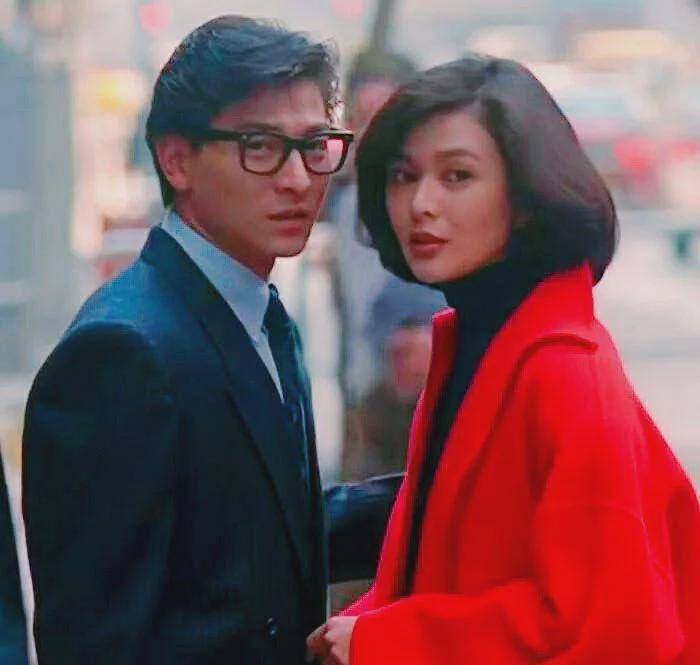 关之琳自己也没有什么大红大紫的野心,反而希望能找一个优秀的男朋友