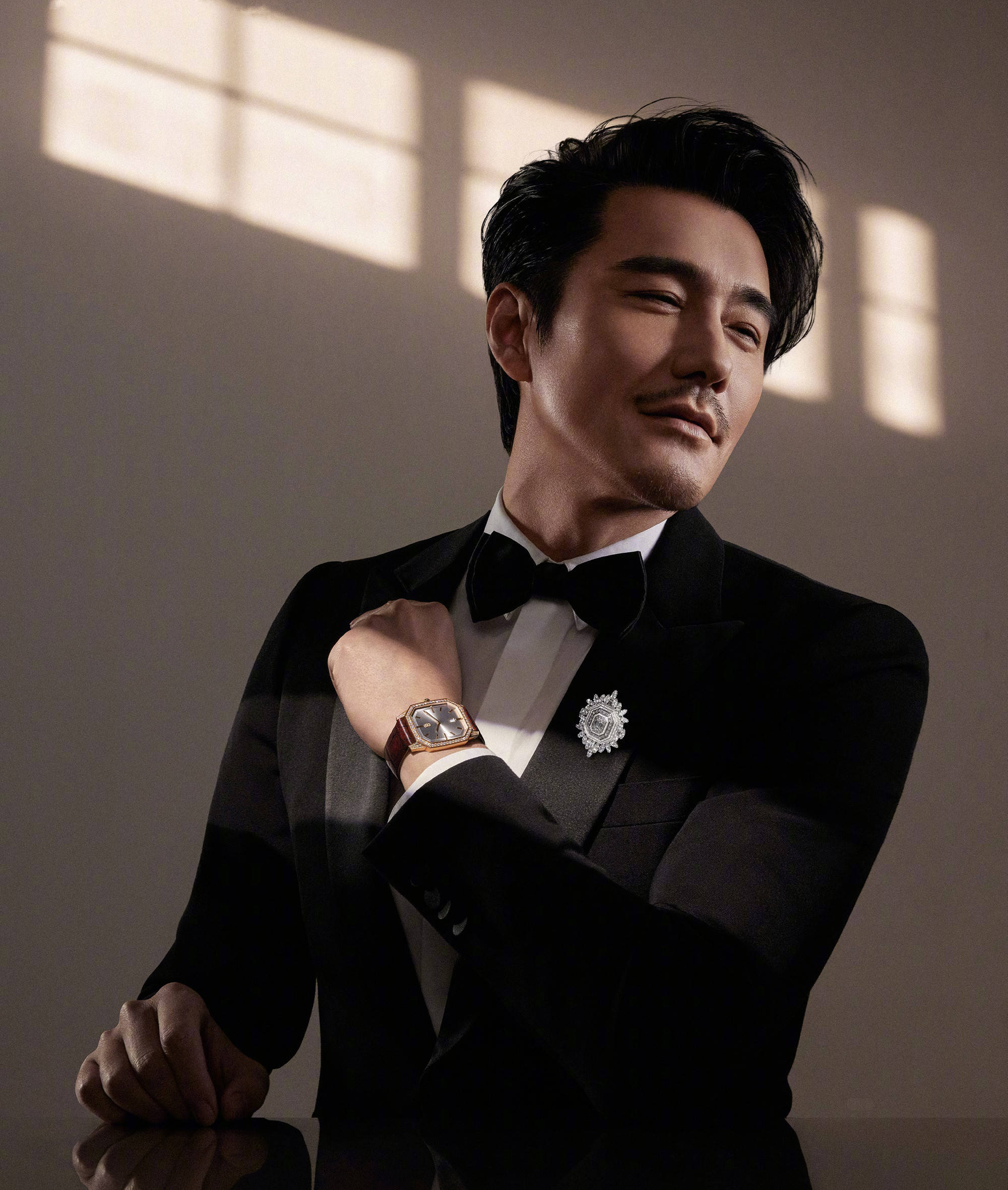 胡兵计划20天瘦10斤,晒出7天午餐,严格自律,难怪50岁了外形还是30岁