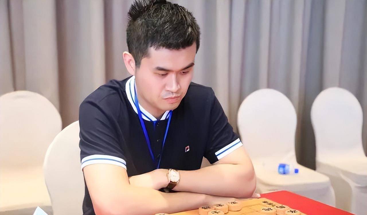 胡荣华和王天一在象棋之外的优劣势对比_棋友_司令_全国